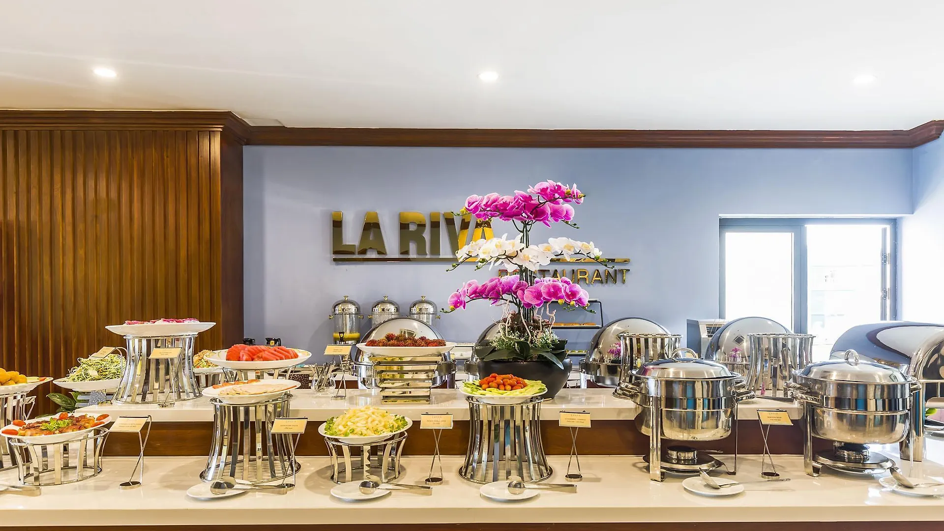 Ibiza Riverfront Da Nang Hotel Powered By Aston