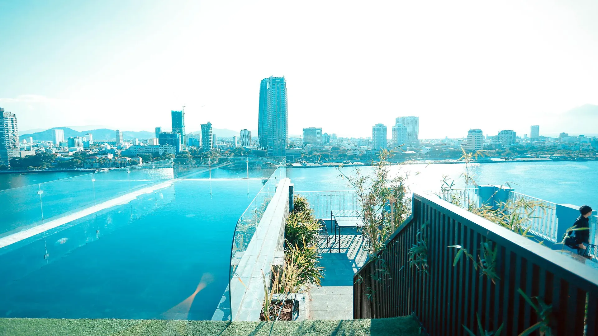 Ibiza Riverfront Da Nang Hotel Powered By Aston