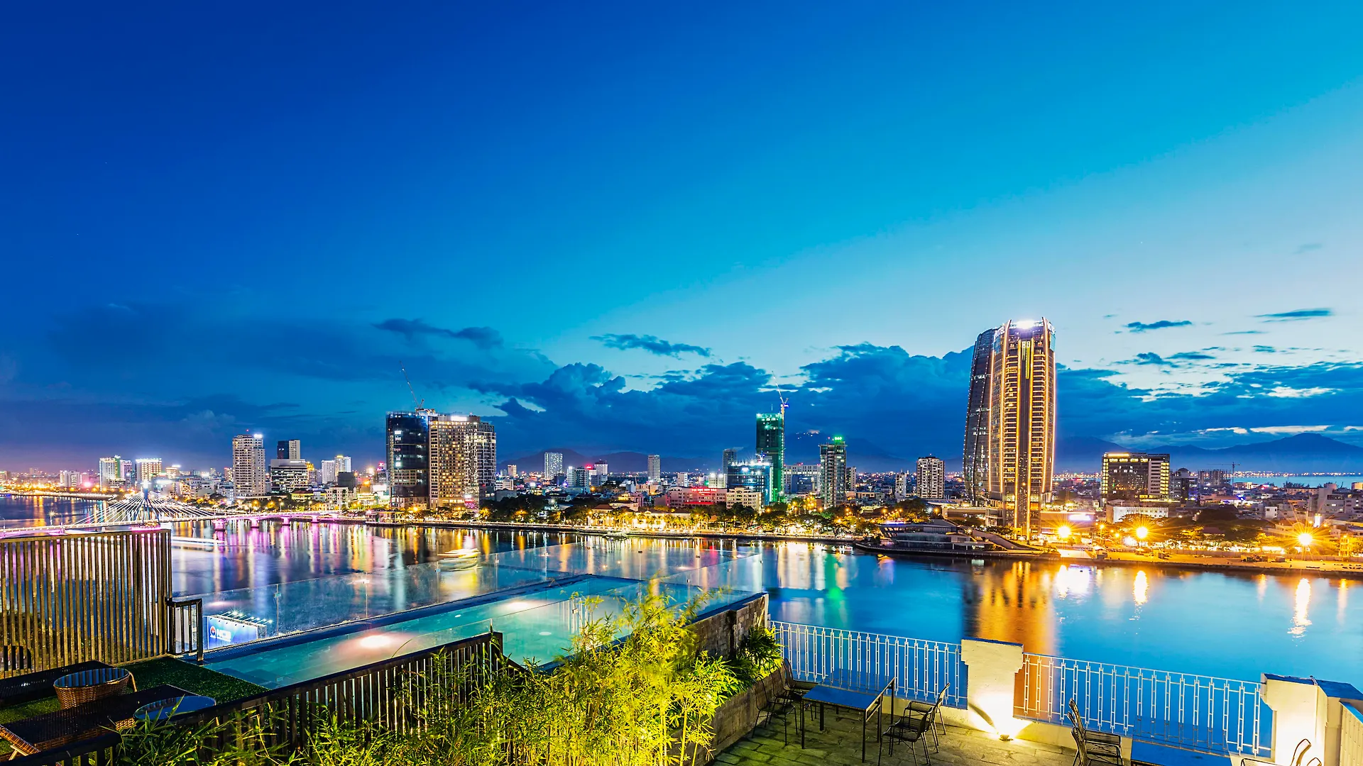 Ibiza Riverfront Da Nang Hotel Powered By Aston