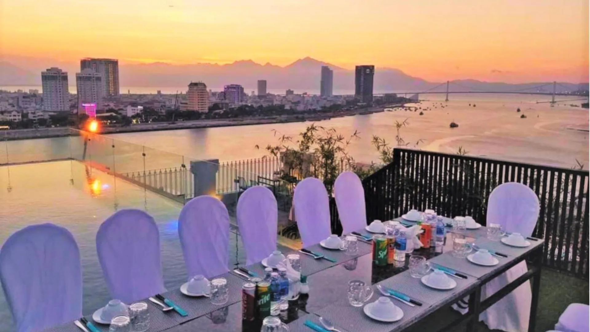 Ibiza Riverfront Da Nang Hotel Powered By Aston